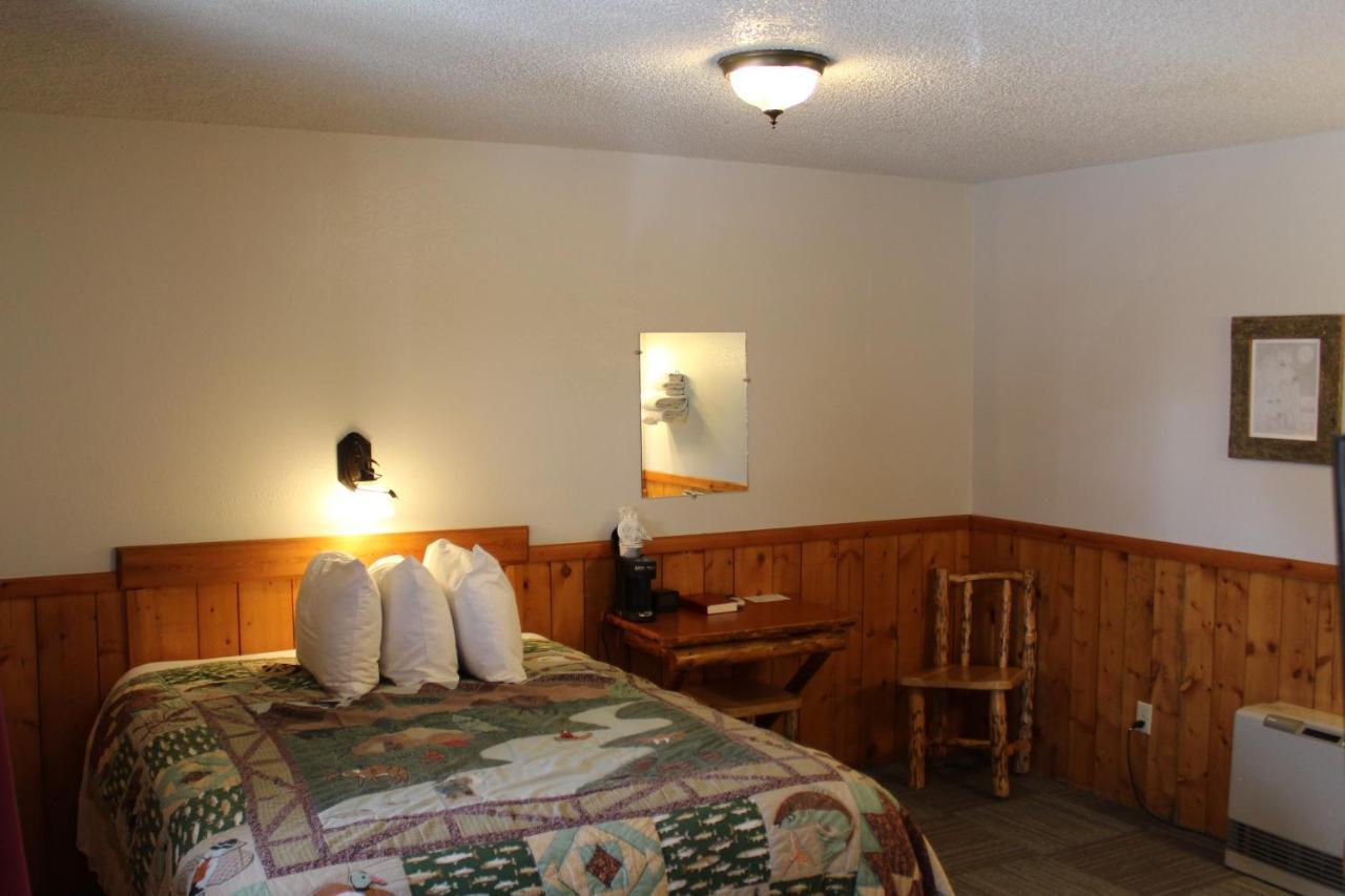 Alpine Motel Of Cooke City Exterior foto